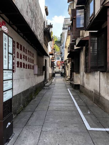 小街表达了什么情感_小街的情感主题是什么