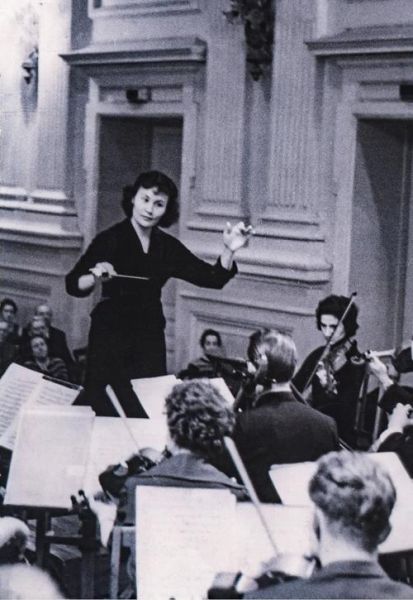 郑小瑛读书简介_郑小瑛如何自学音乐