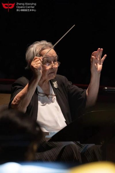 郑小瑛读书简介_郑小瑛如何自学音乐