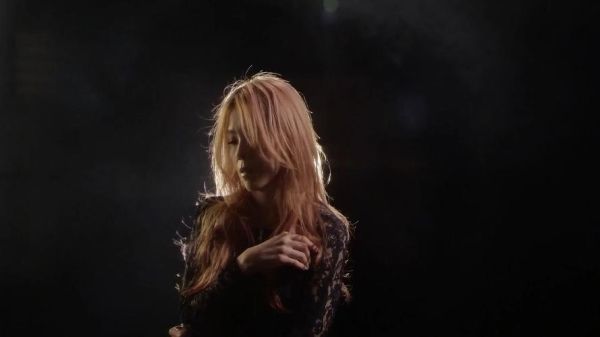 蔡健雅坠落表达什么情感_如何疗愈