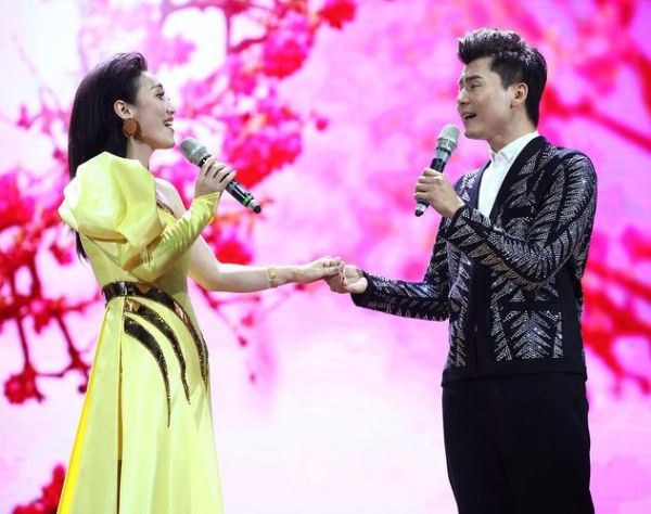 夫妻合唱怎么唱出感情_夫妻对唱如何表达爱意