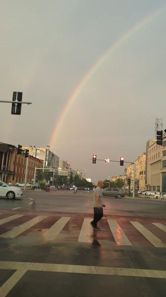 彩虹代表什么情感_彩虹在爱情里的寓意