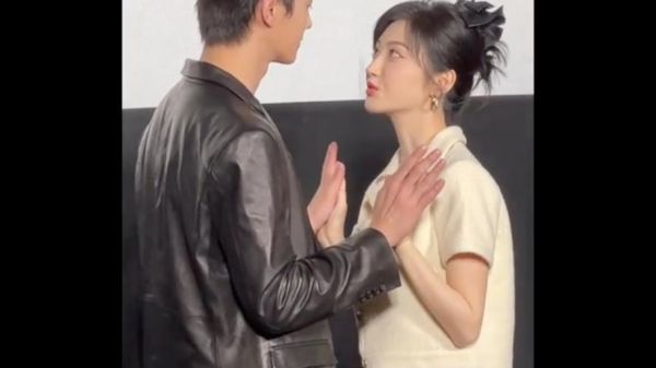 对视多久算暧昧_对视时心跳加速正常吗