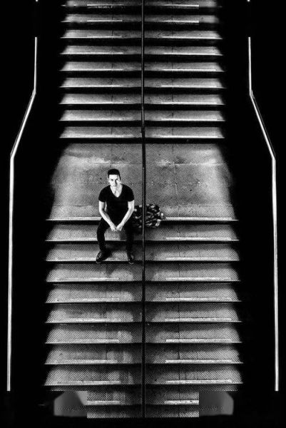 如何用光影表达情感_摄影情感表达技巧